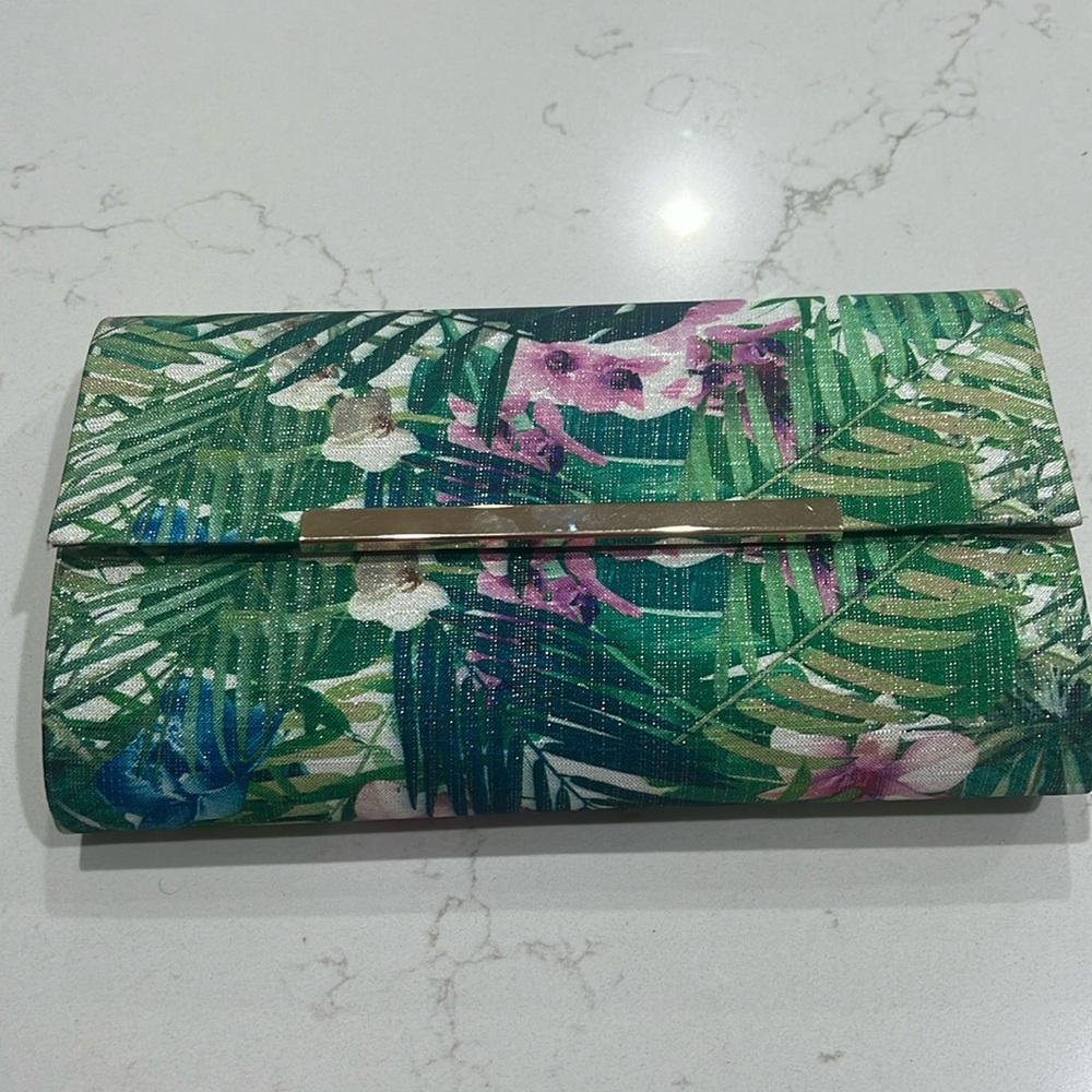 Jessica McClintock Floral Summer Time Clutch with Gold Accent and Chain NWOT